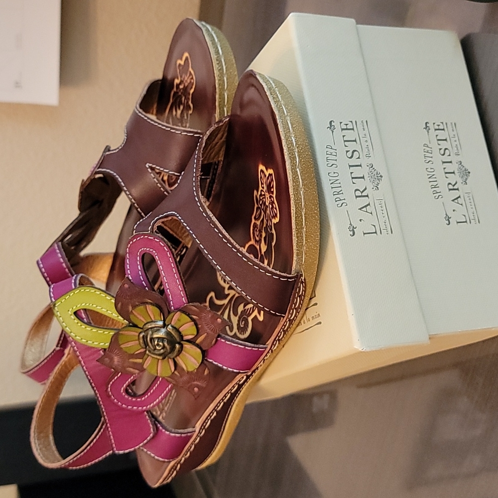 L'ARTISTE Sandals, "PELAGIA" Women's size 10.5-11, New in Box